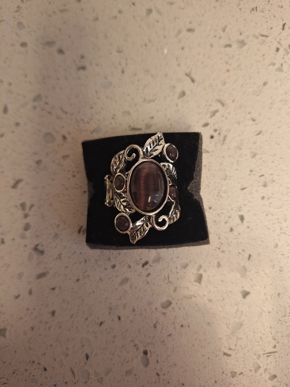 Silver-Tone Leaf Ring with Purple Cat's Eye Stone - Picture 2 of 6